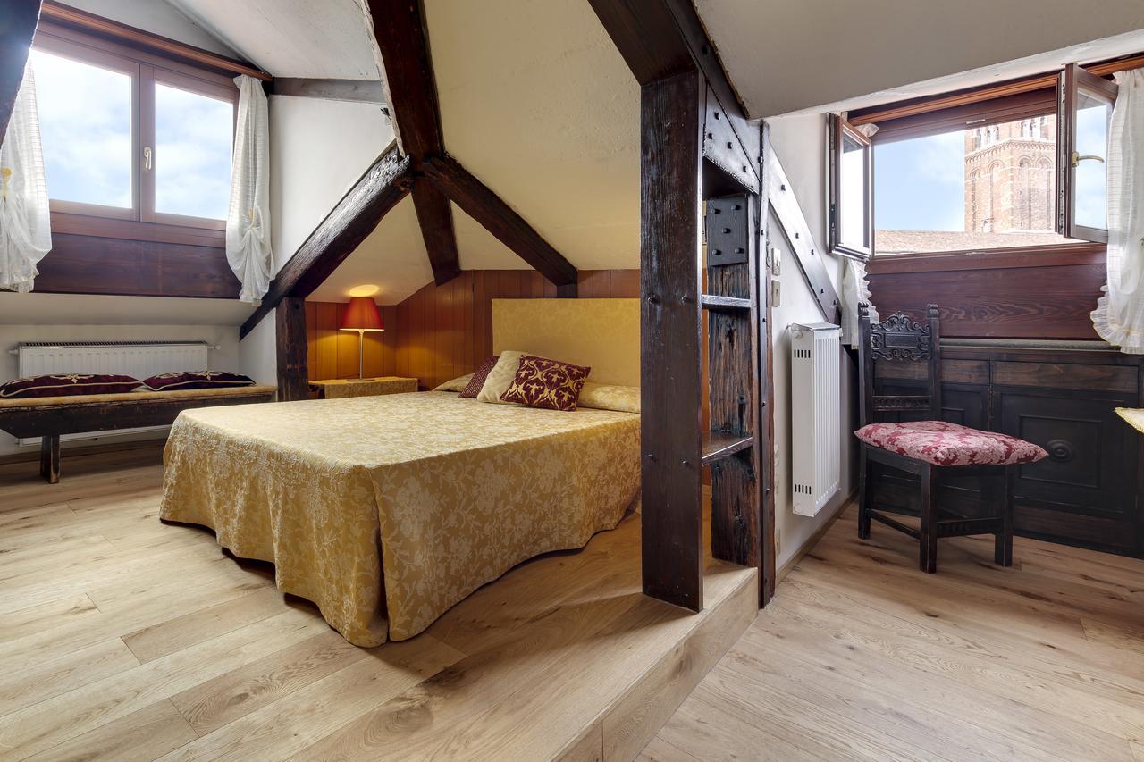 Ca' Badoer Attic * Venise